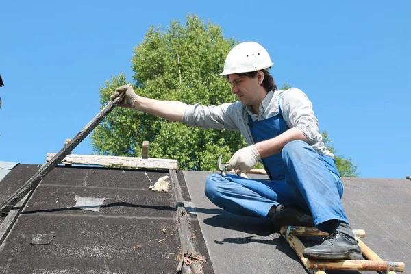 How Weather Impacts Roofing in Chambersburg for Homes and Businesses